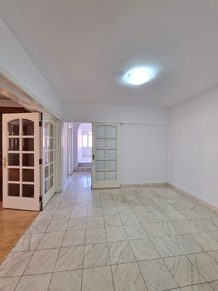 Piata Unirii Patru camere.